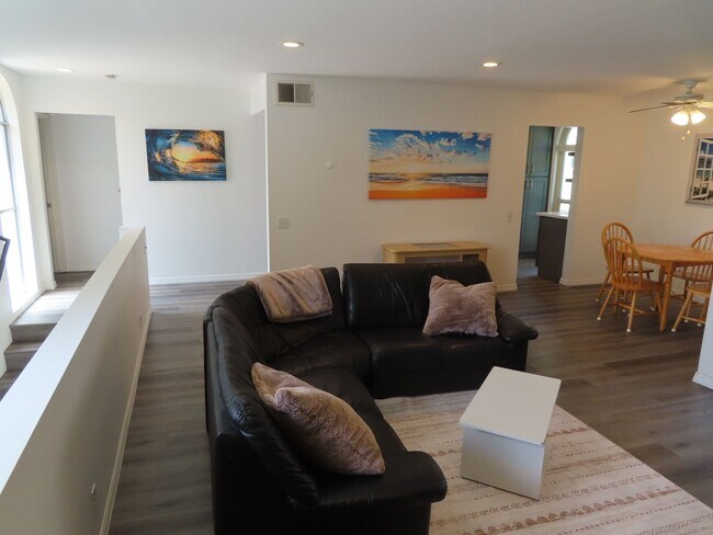 Building Photo - Partially Furnished Two Bedroom Condo in College Area