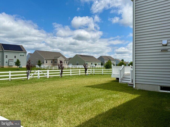 Building Photo - 636 McCracken Dr