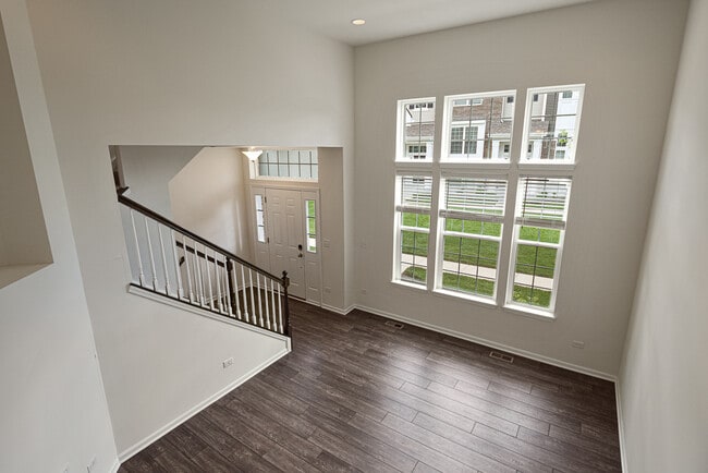 Building Photo - 2923 Madison Dr