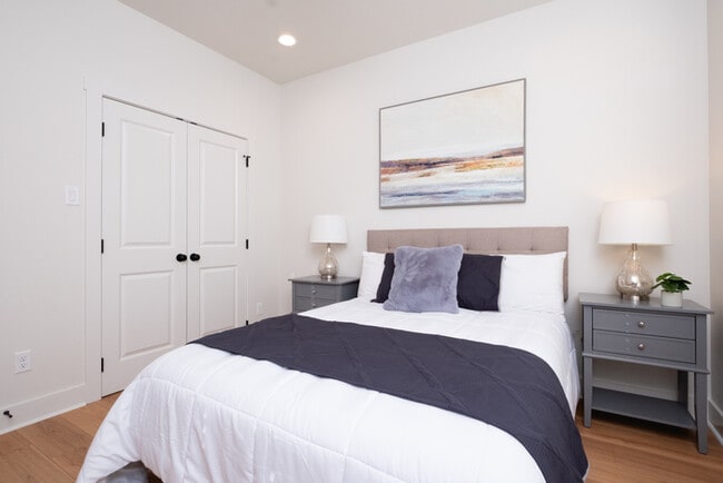 Building Photo - Very nice Newer Construction 3 Bedroom 2.5 Bathroom Townhome in The Heights