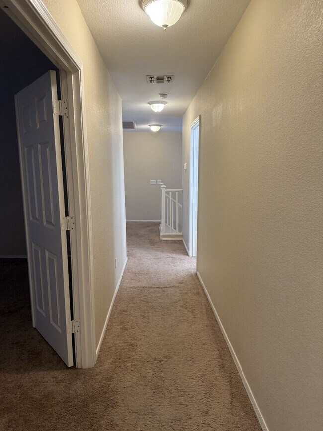 Building Photo - 3 bedroom in Cooper Commons Chandler!