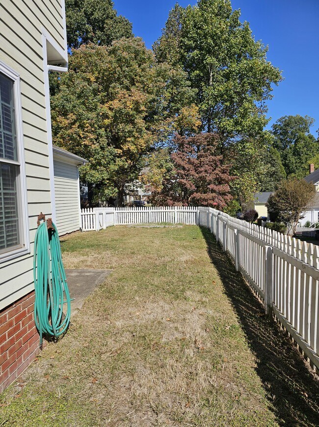 Building Photo - 14026 Cinnabar Pl