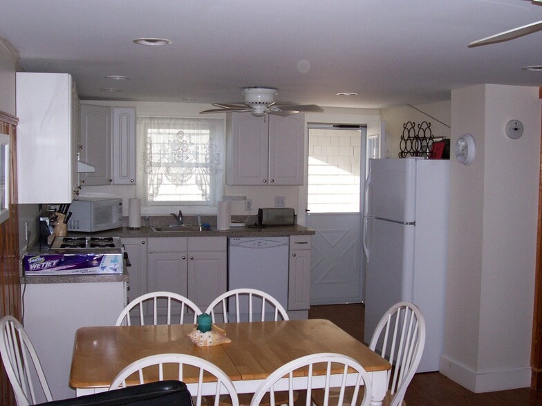 Building Photo - 147 Franklin St