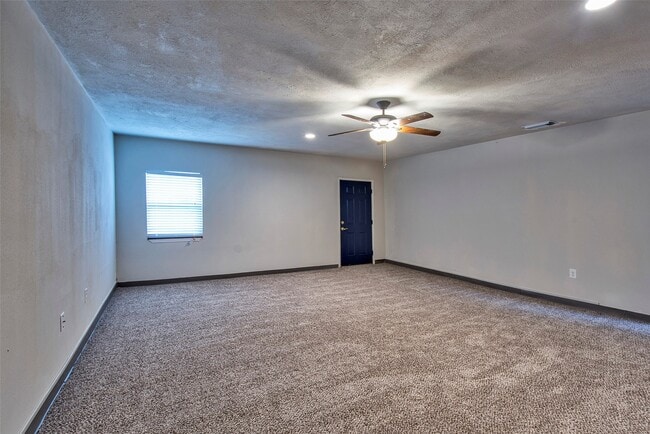 Building Photo - 3415 Pecan Point Dr