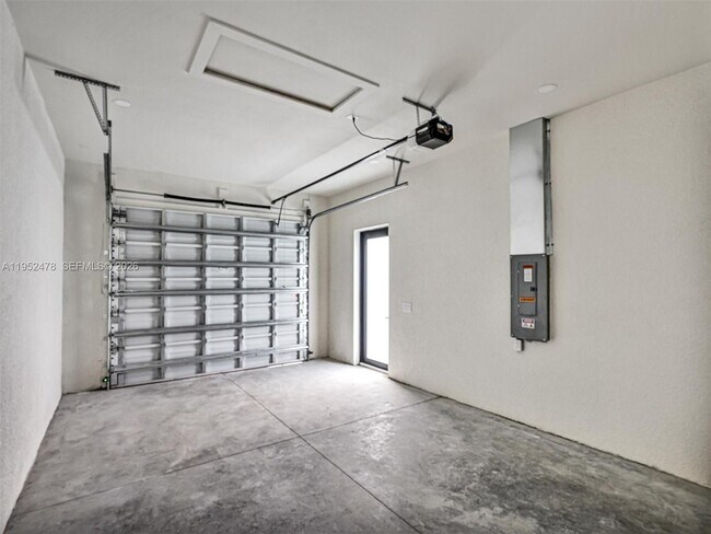 Building Photo - 3510-3521 21st St SW