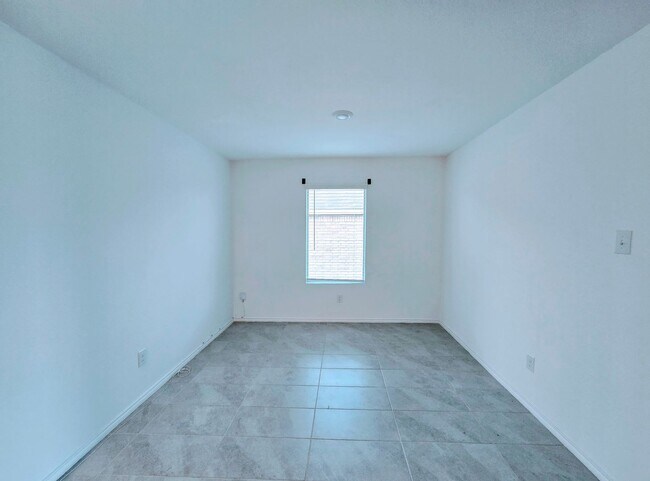 Building Photo - 2828 Eppright Dr
