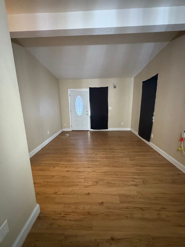 Building Photo - Cute Remodeled Deltona Beauty Call Sheila ...