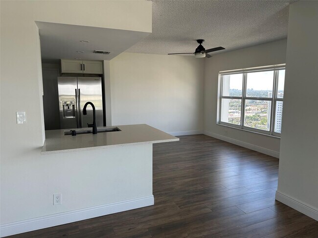 Building Photo - 3550 Galt Ocean Dr