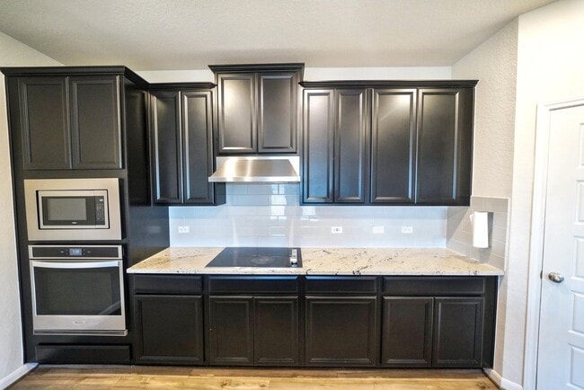 Building Photo - Beautiful Home Now Available in Orchard Pa...