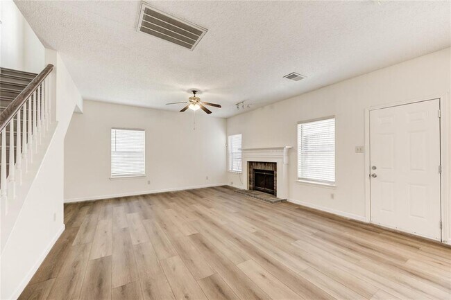 Building Photo - 2338 Bent River Dr
