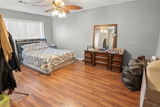 Building Photo - 10910 Vanderford Dr