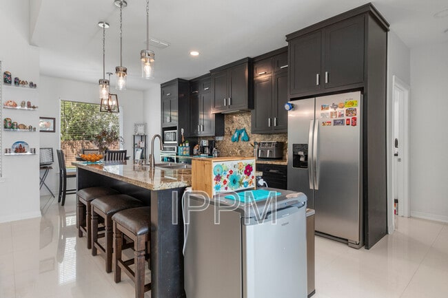 Building Photo - 1622 Helena Dr