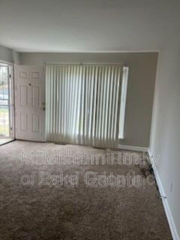 Building Photo - 13001 Albany St