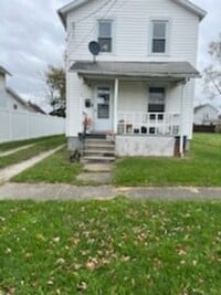 Building Photo - Section 8 welcome, 3 bedrooms 1 Bath. Spac...