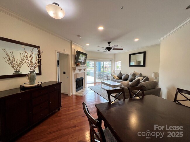 Building Photo - 1140 Torrence Cir