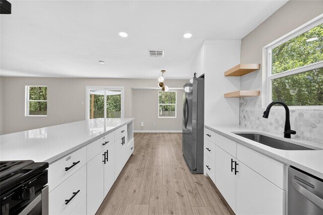 Building Photo - 6222 Wagon Bend