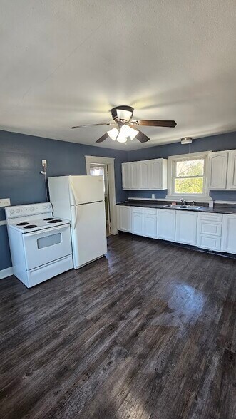 Building Photo - 260 Webster St