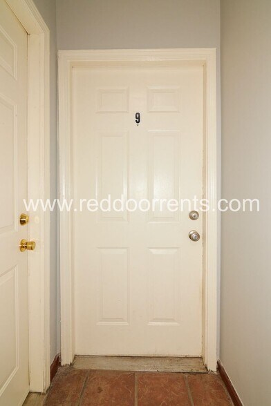 Building Photo - 1337 E Market St