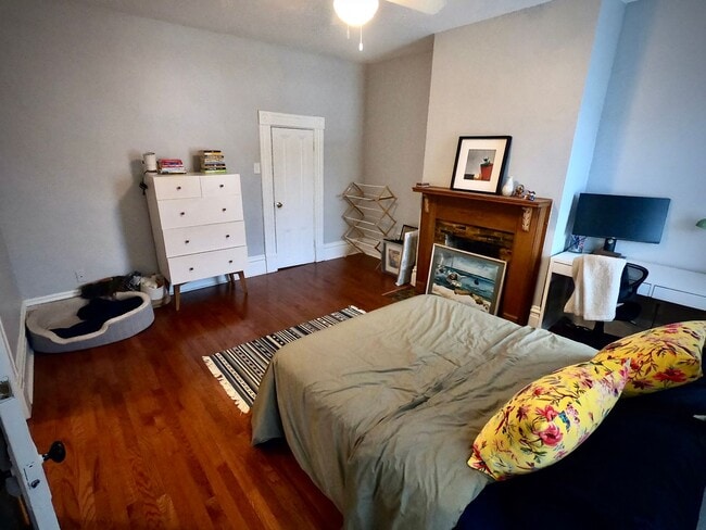 Building Photo - 5815-17 Holden St