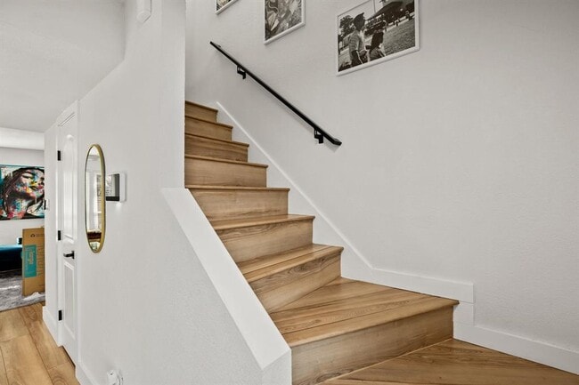 Building Photo - 7001 Woodhue Dr