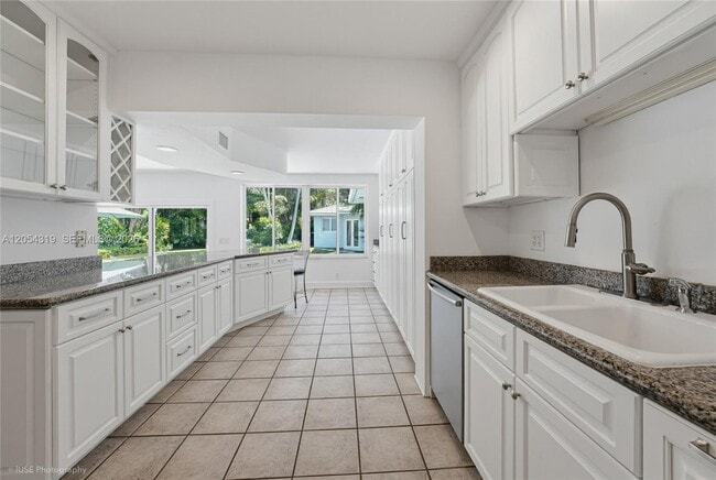 Building Photo - 6141 SW 85th St