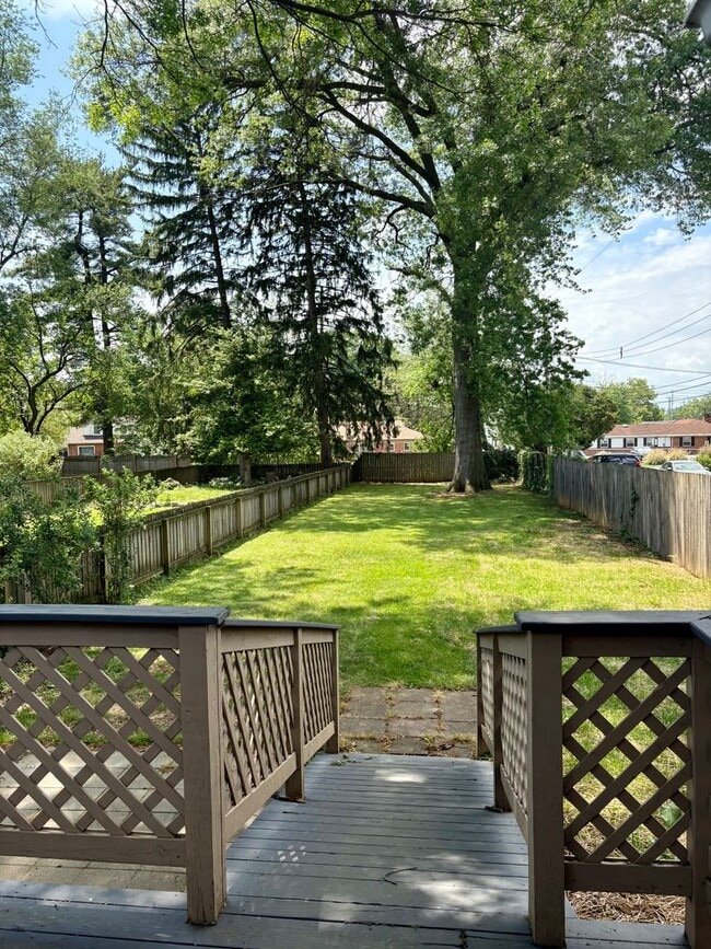 Building Photo - 4 Bedroom 1.5 Bath in Suburban SD- Large Yard/Deck and Garage