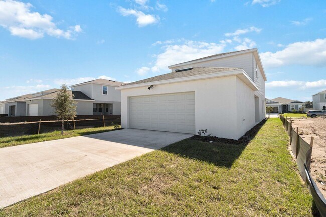 Building Photo - Beautiful 4/3 w/ Loft Energy Efficient Hom...