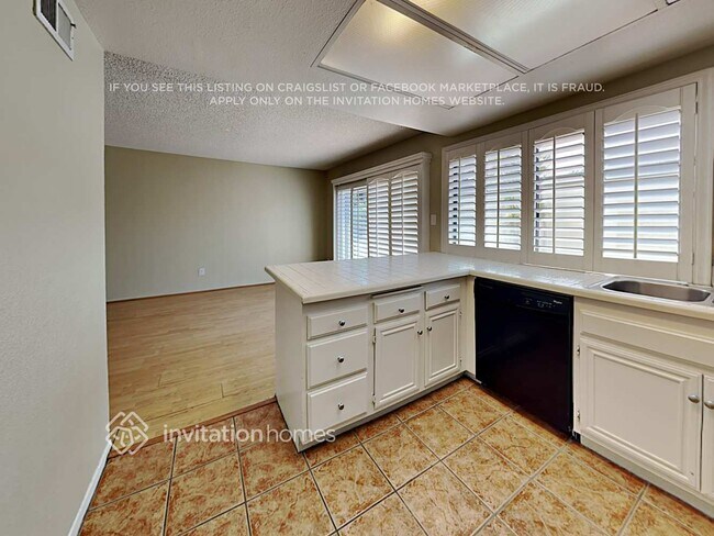 Building Photo - 9645 Karmont Ave