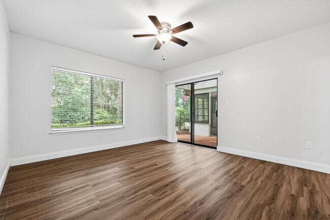 Building Photo - 114 Gleneagles Dr