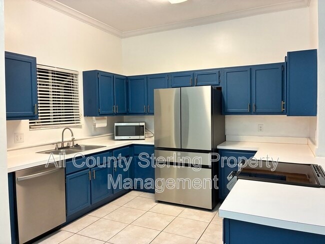 Building Photo - 9781 SW 52 Ln