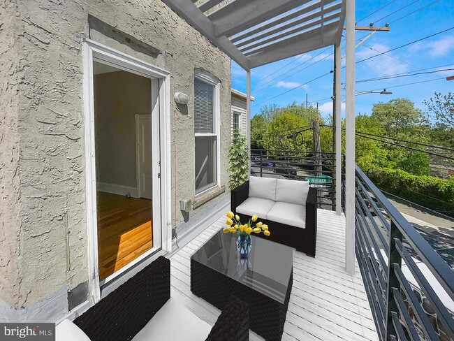 Building Photo - 637 N 32nd St