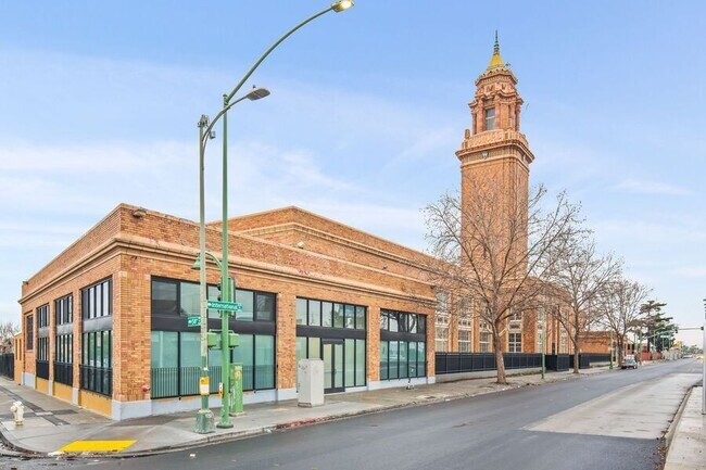 Building Photo - 5701 International Blvd