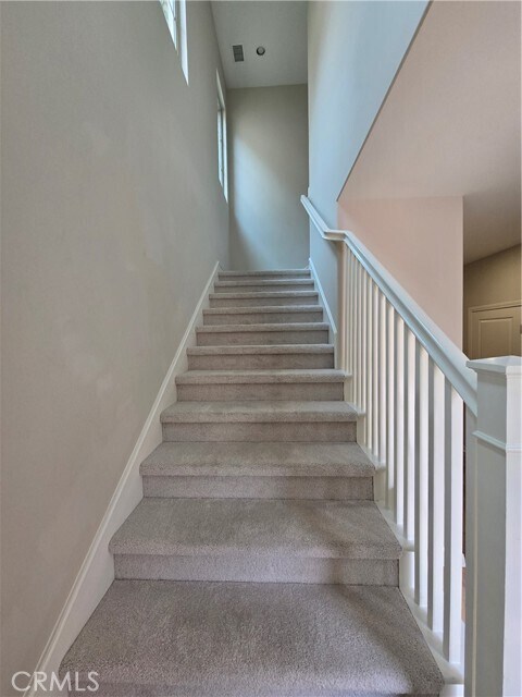 Building Photo - 40 Bianco