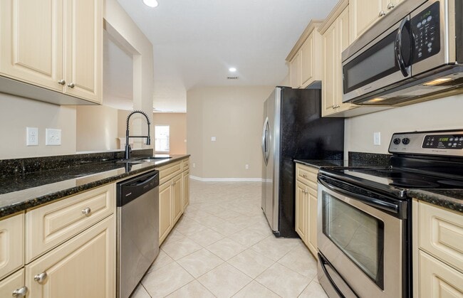 Building Photo - 528 Casey Ct