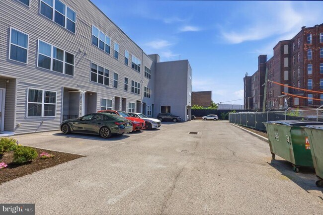 Building Photo - 516 W Montgomery Ave