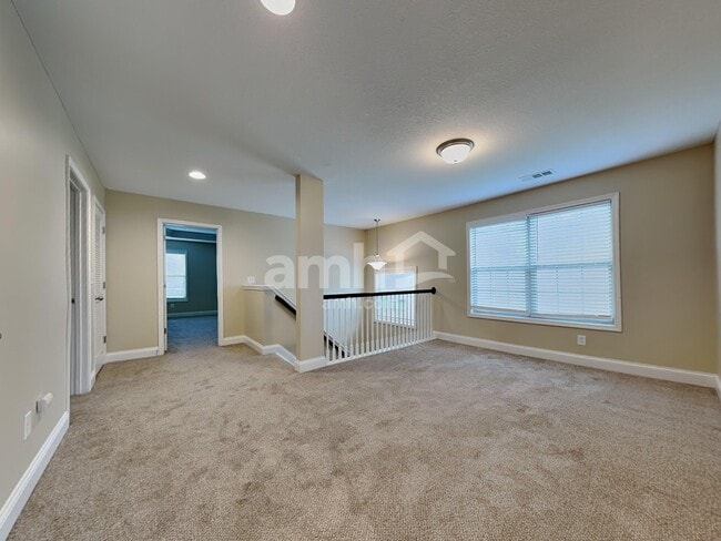 Building Photo - 3419 Greentree Ln