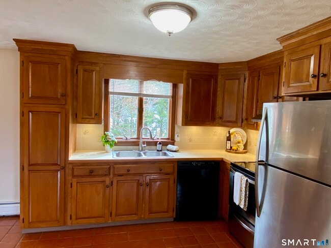 Building Photo - 31 Gordon Ave