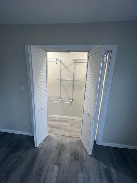 Building Photo - 1515 S Ruston Ave