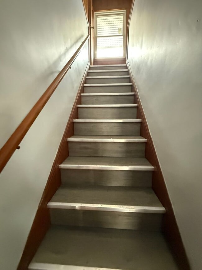 Building Photo - 3bd Single Garfield Hts Water/Sewer Included Section 8