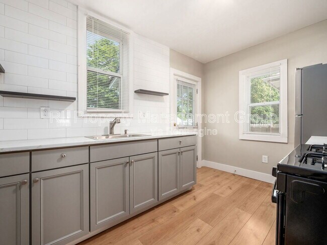 Building Photo - 439 Eldridge Ave