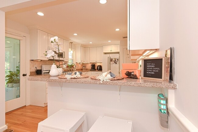 Building Photo - 7 Lynch Ave