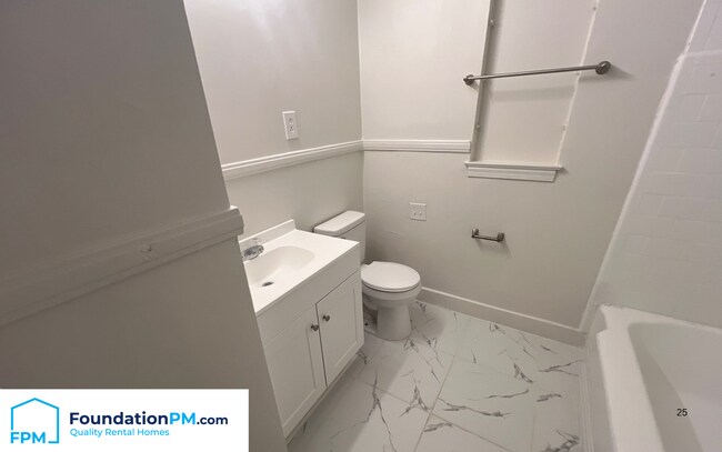 Building Photo - 2143 Vollintine Ave