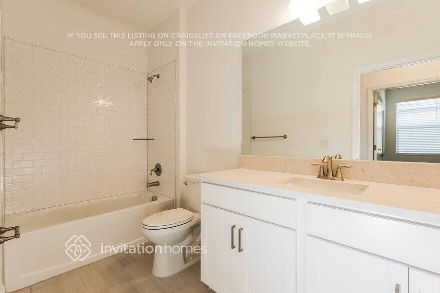 Building Photo - 14134 17 Ct E