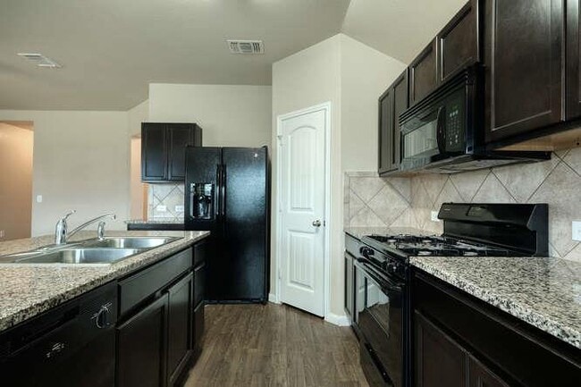 Building Photo - 232 Voss