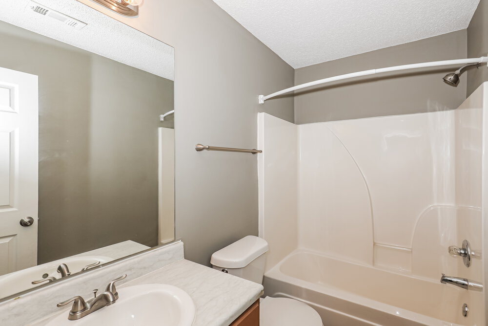 Building Photo - 2025 Registry Dr