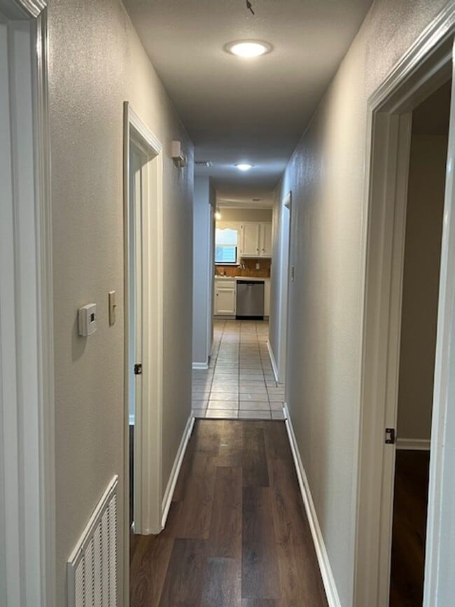 Building Photo - Nice 3 Bedroom 2 Bath house in Maumelle