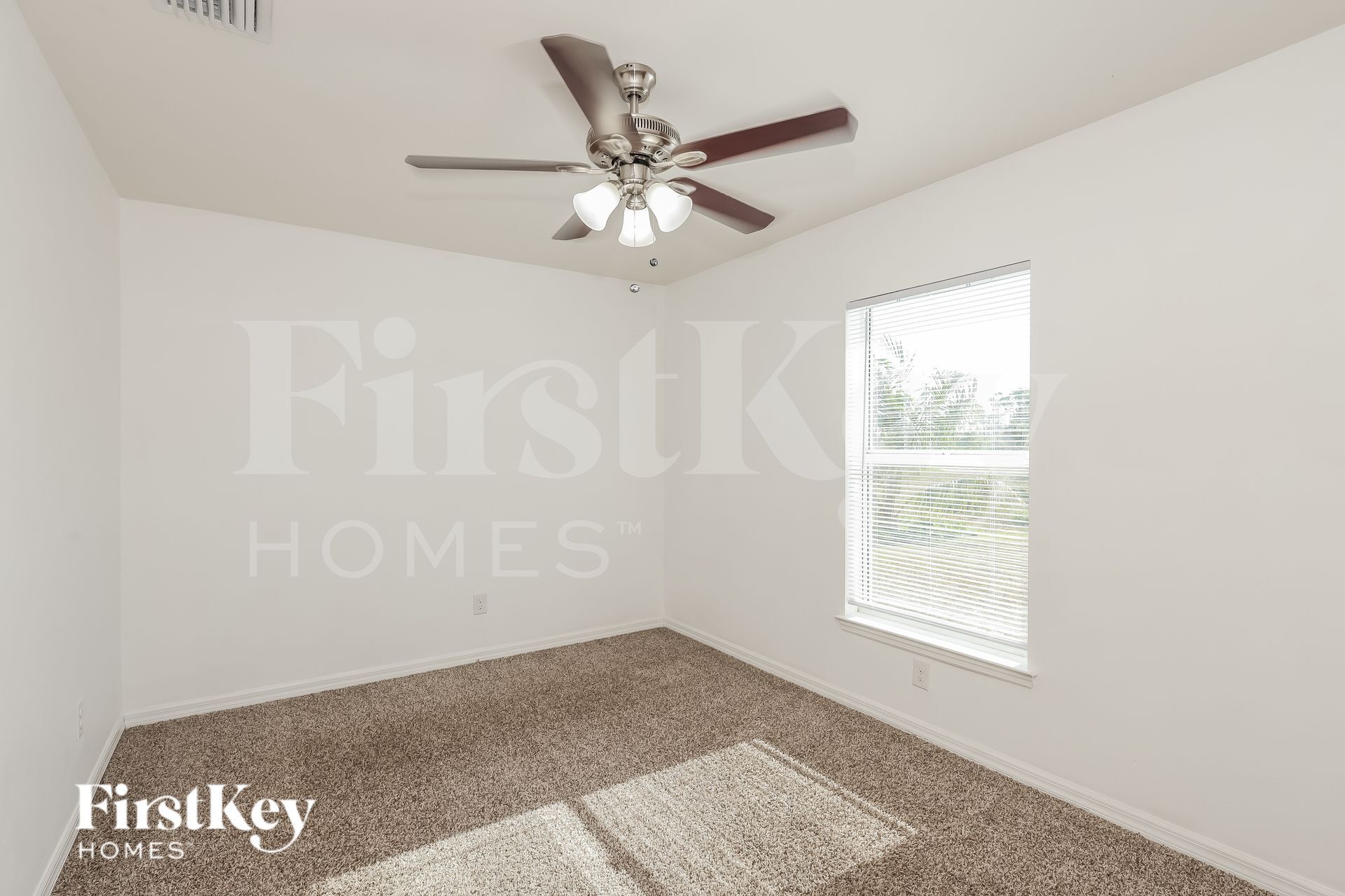 Building Photo - 2423 NW 19th Pl