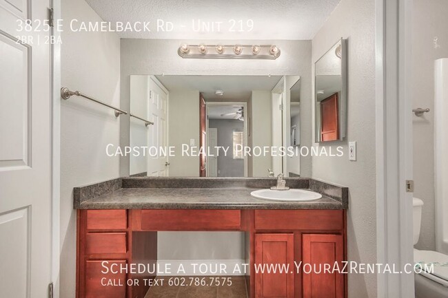 Building Photo - 3825 E Camelback Rd