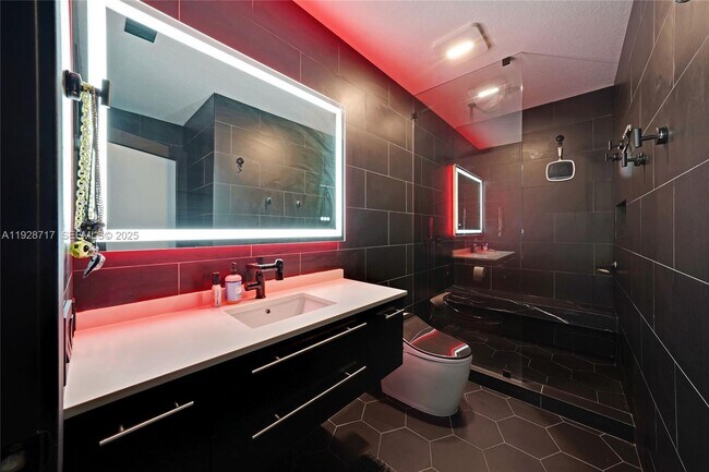 Building Photo - 1010 Belmont Pl