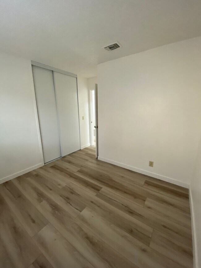 Building Photo - Fully Remodeled Single Story Spacious 3bed/2 bath home on corner lot in Suisun City!!!!